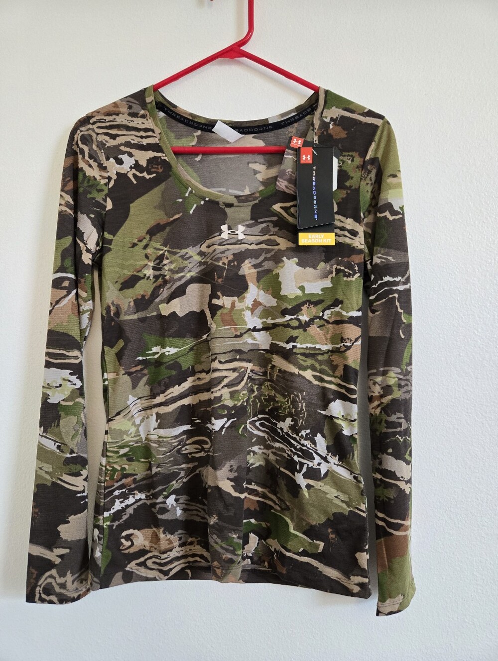 NWT Under Armour Women’s Forest Camo Long-Sleeve Performance Top sz S
